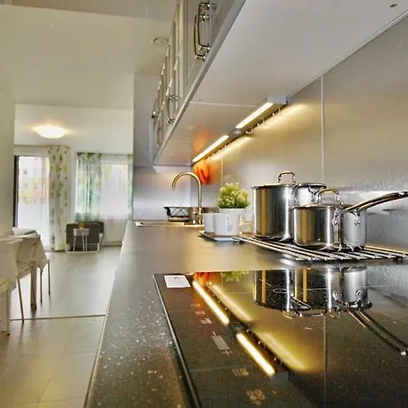 Apartment And Refreshing Flat In