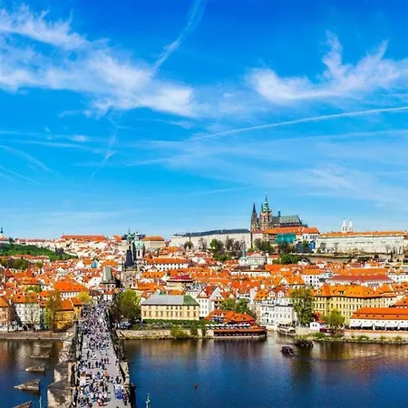 And Refreshing Flat In Apartment Prag