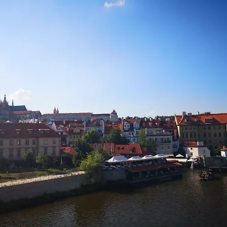 And Refreshing Flat In Apartman